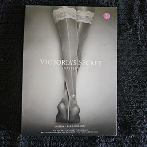 BRAND NEW VICTORIA'S SECRET HOSIERY LACE TOP CRYSTAL HEART THIGH HIGHS SIZE S/P